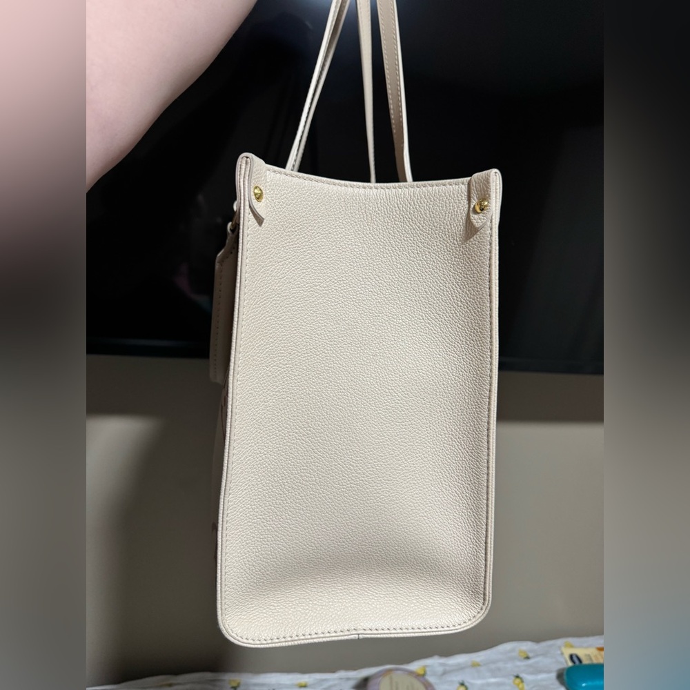 Cream & Brown Louis Vuitton Bag - Picture 6 of 15